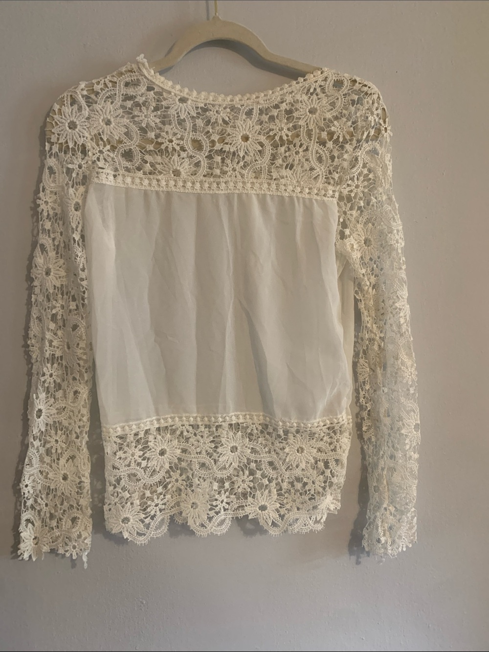 No Label Cream Floral Lace Long Sleeve Blouse - S